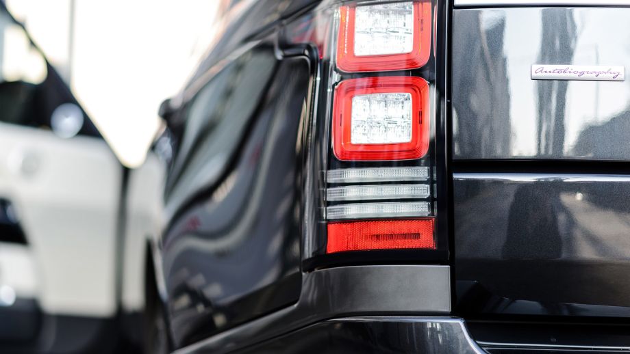 Speciale LED achterlichten op een geïmporteerde Landrover